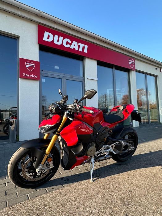 StreetFighter V4S Salon Pl Akrapovic 2025r