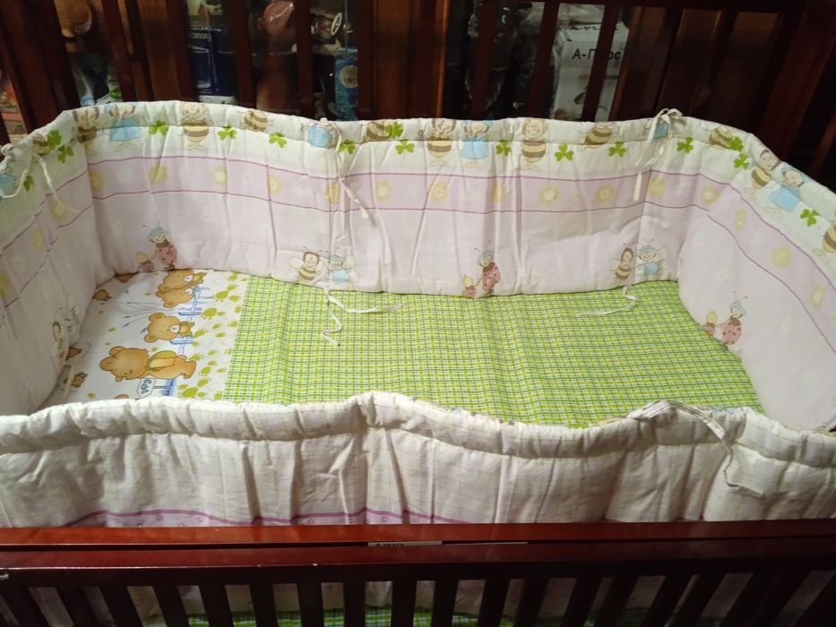 Дитяче ліжко з ковдрою та подушками Детская кровать с одеялом и подушк