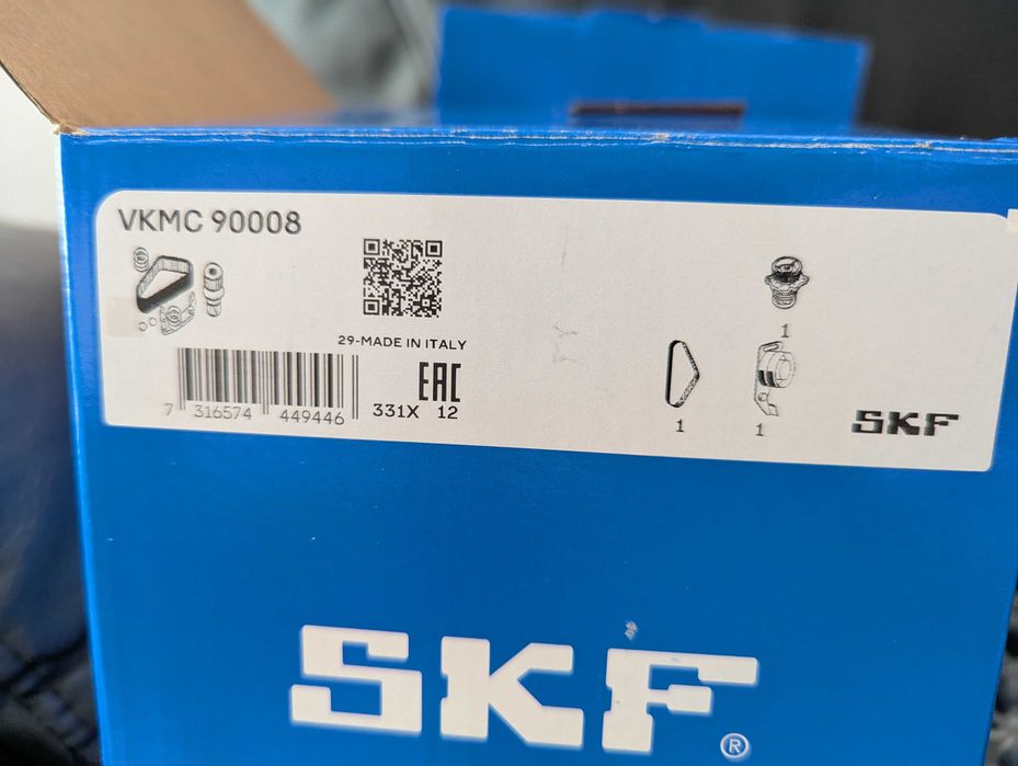 SKF VKMC90008 Комплект ГРМ (ремінь + ролик + водяний насос)