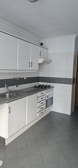 Móveis e pedra de cozinha