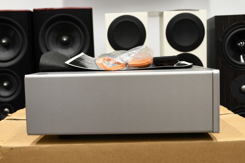 Zadbany wzmacniacz stereo Cambridge Audio CXA80 + pilot i DAC