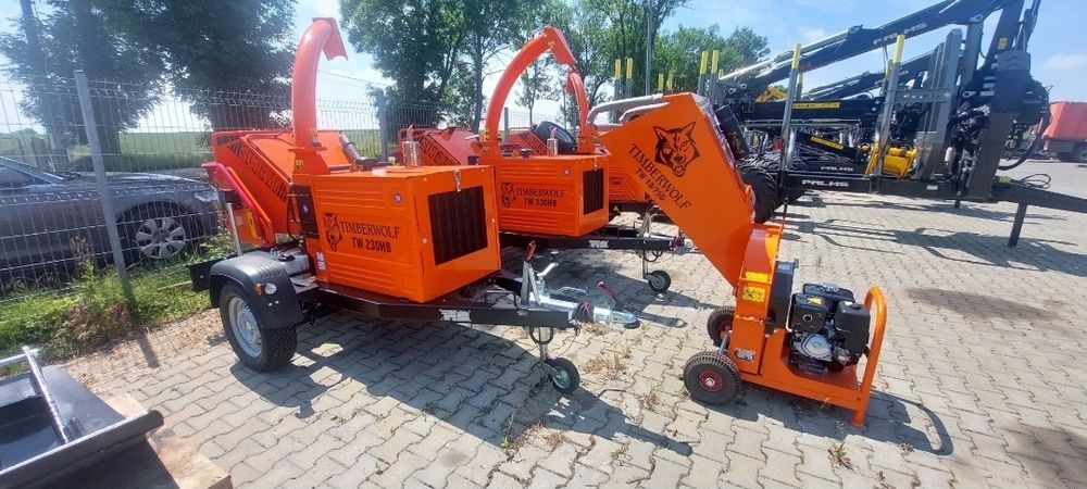 Rębak Timberwolf TW 230 HBD  na osi do 16 cm rozdrabniacz do gałęzi