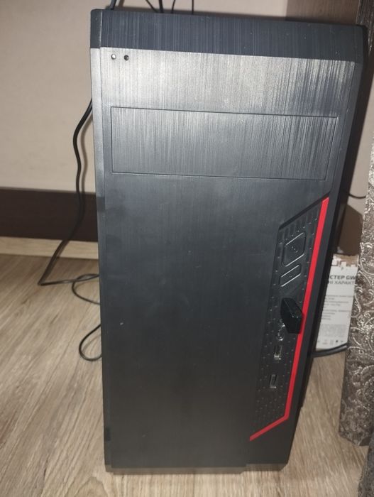 Компьютер з монітором
