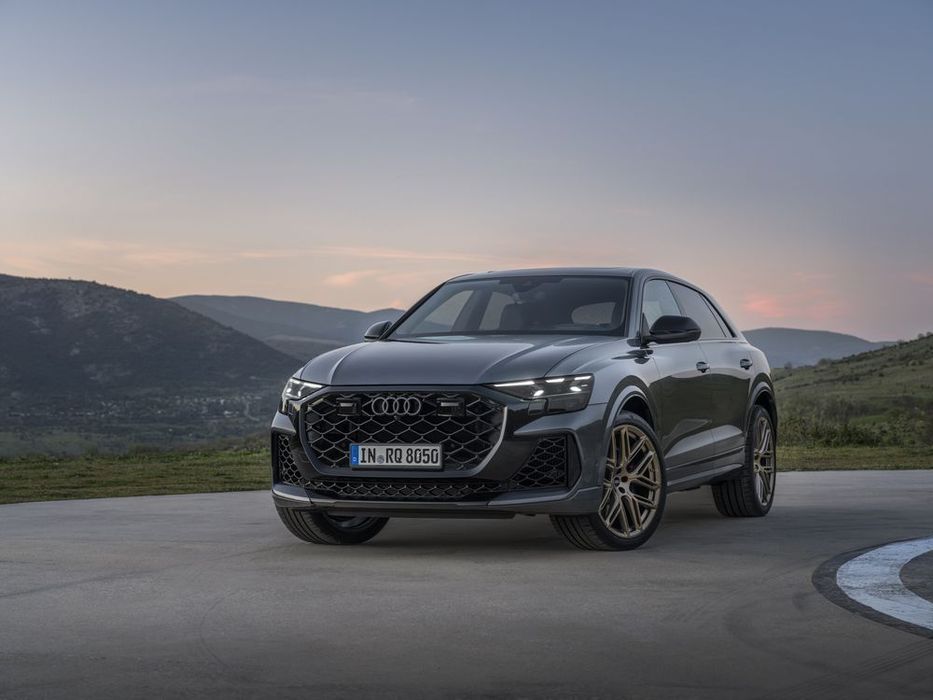 Audi RS Q8 TFSI quattro Tiptronic foto 2
