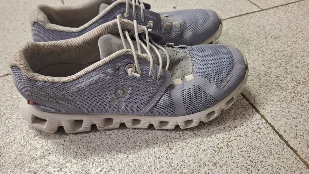 Tenis ON Cloud 5 n37