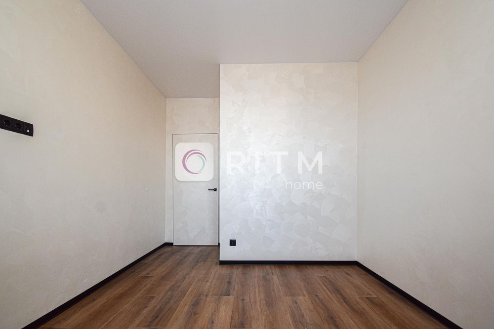Продається сучасна квартира у житловому комплексі Central Hall