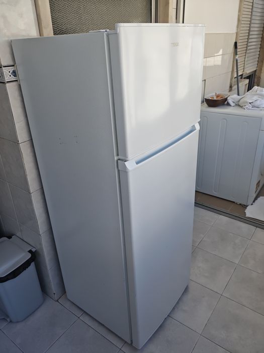 Frigorífico Teka/ 204L de capacidade total