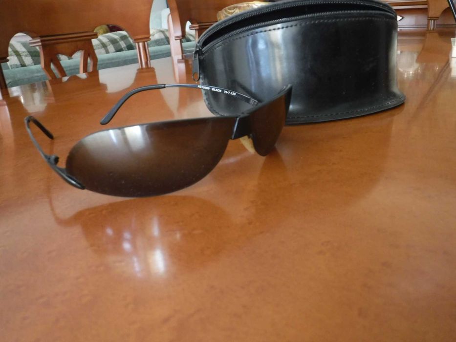 Óculos escuros Ana Salazar com caixa em couro Eyewear