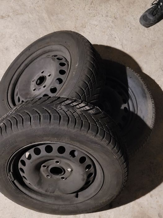 Opony zimowe 195/65R15   91H