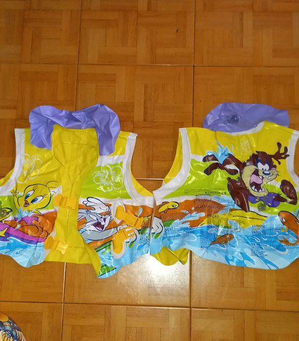 Colete e bola para crianças