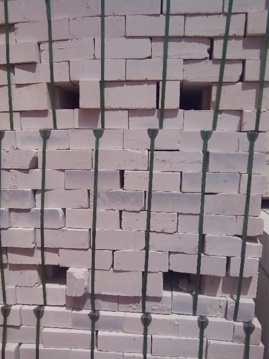 Цегла Кирпич белый  облицовочный силикатный полуторный, одинарный ХСМ.