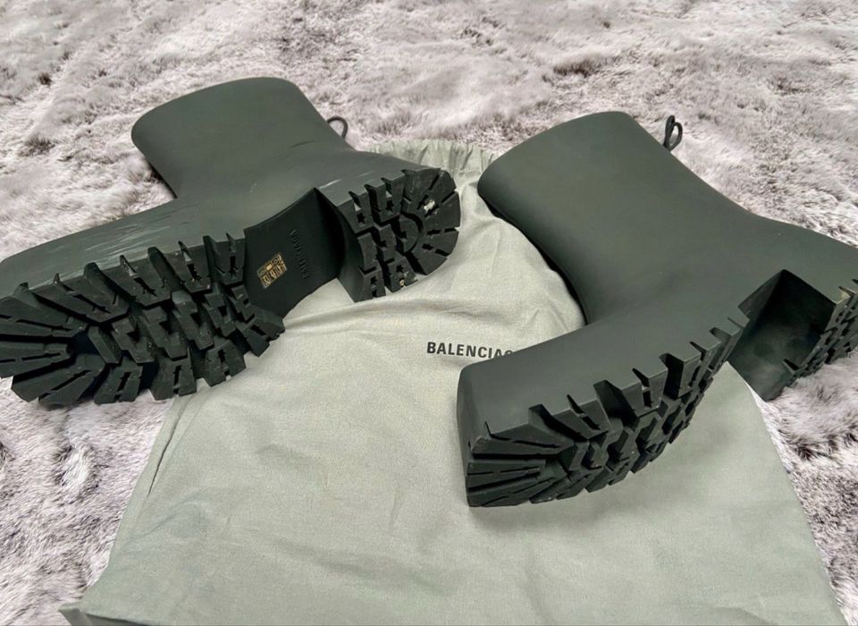 Balenciaga trooper 42