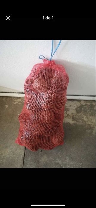 Pinhas em sacos de volume 20 kg