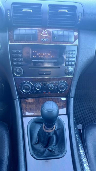 Mercedes-Benz C 200 — fotografia 9
