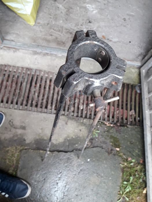 Statyw geodezyjny wysokość 110 cm