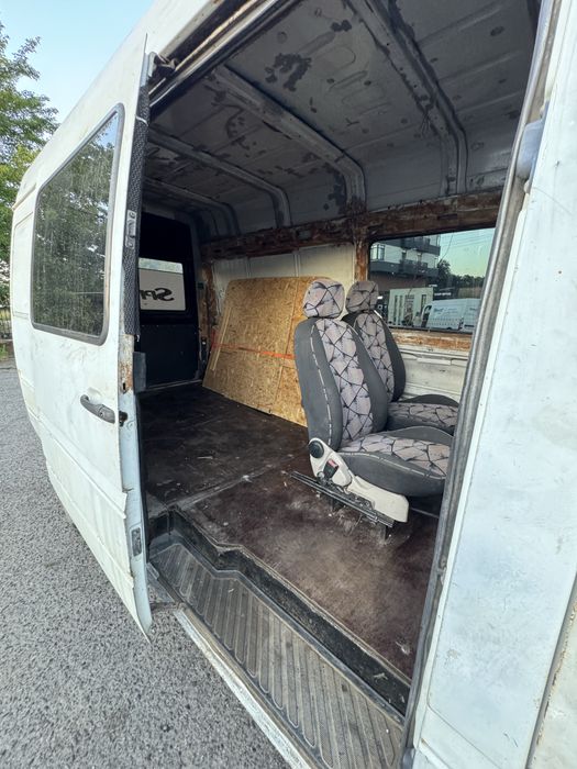 Продам Sprinter 208D