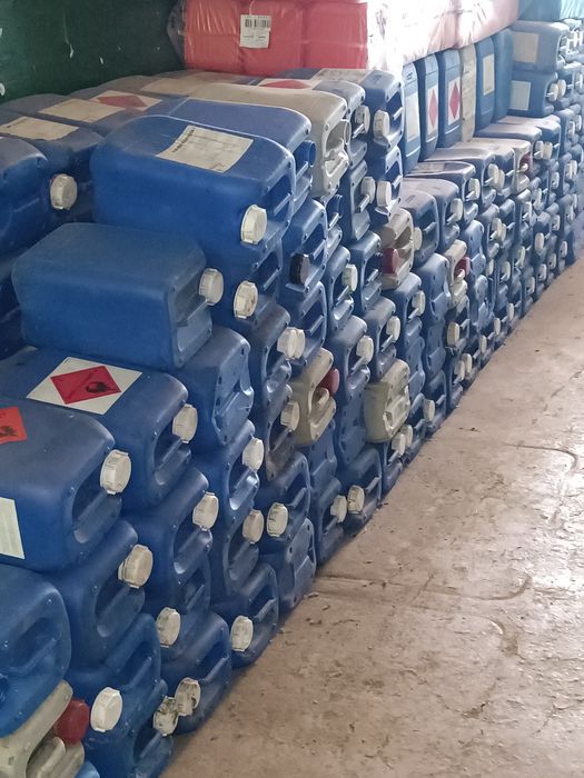 Продам каністри пластикові