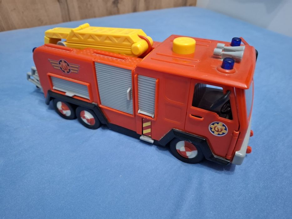 Zabawka auto strażackie wóz strażacki Jupiter Strażak Sam plus figurki