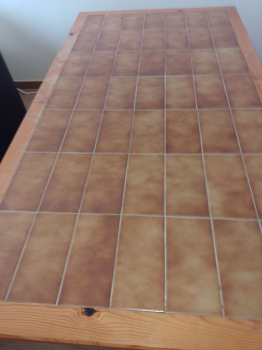 Mesa 1,52x82 com 6 cadeiras.