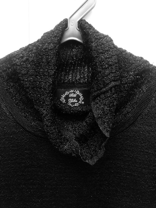 Camisola preta com brilho, tamanho L, marca GLOBE