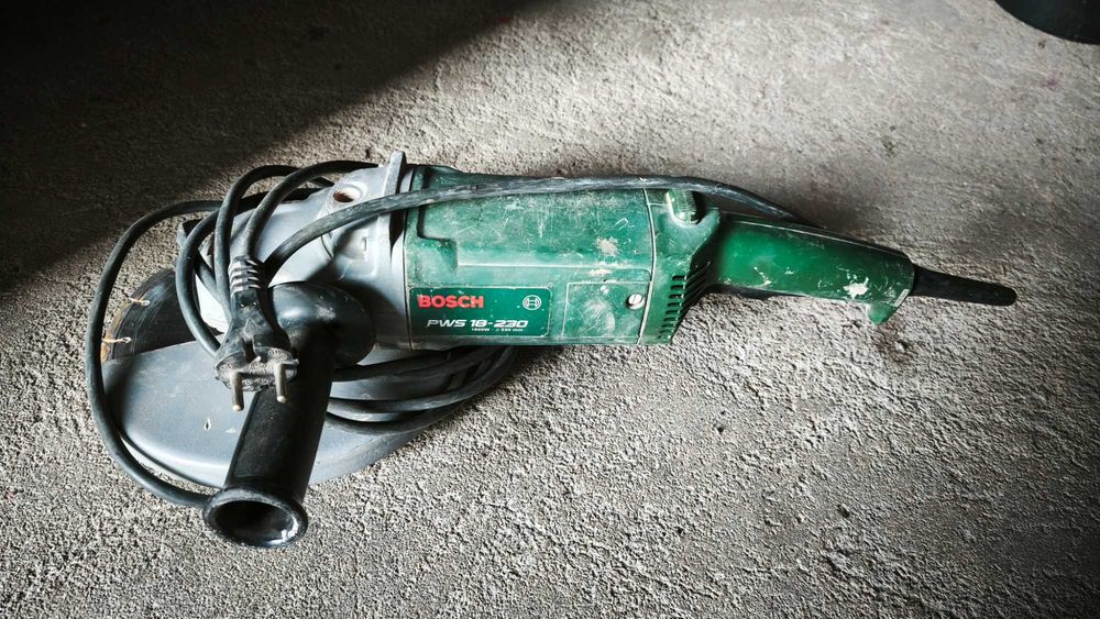 Rebarbadora Bosch 230mm