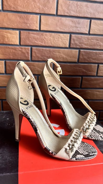 Босоніжки by GUESS