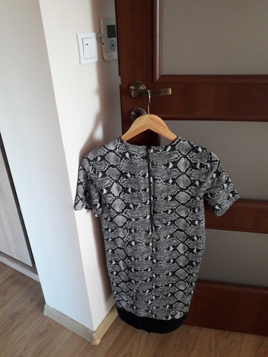Sukienka damska rozmiar M firmy Zara.