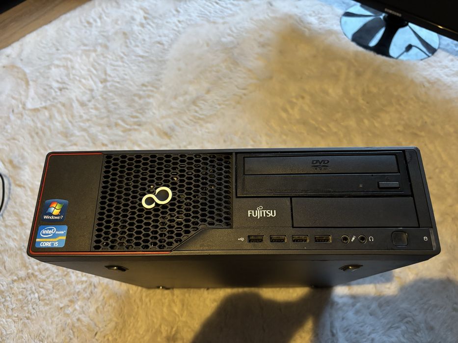 Komputer Fujitsu Esprimo E700 E85+