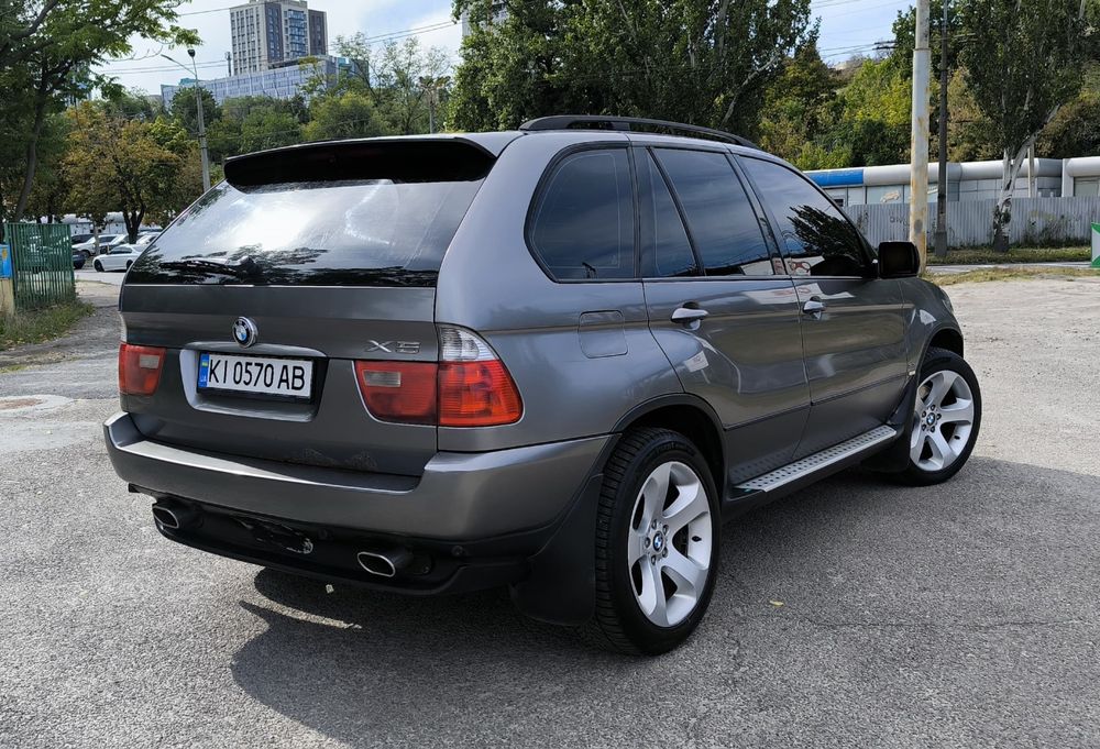 продаж BMW X5 e53
