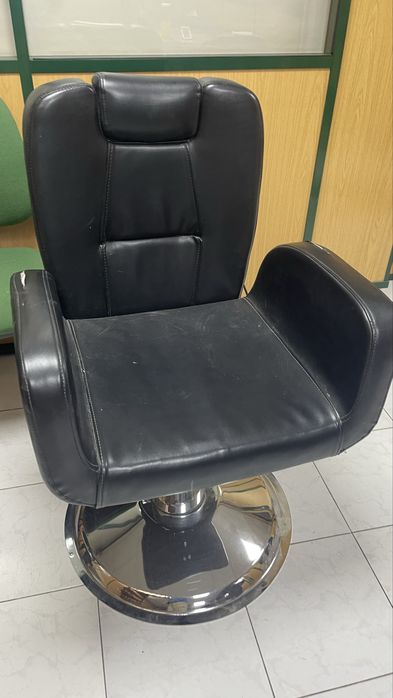 Cadeiras pra Barbearia / Manicure ( somente dinheiro )