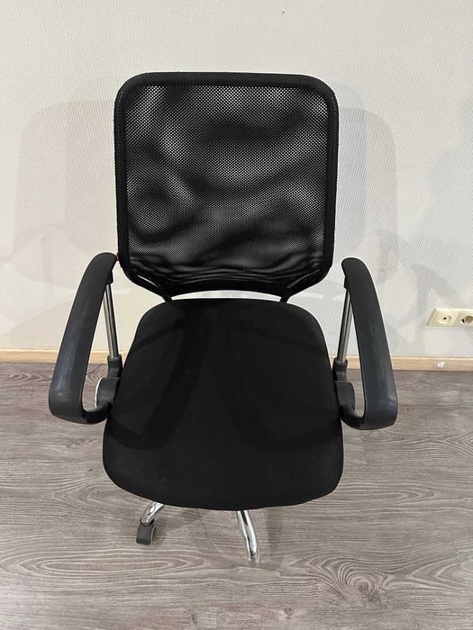 Крісло офісне АКЛАС Тета CH PR в гарному стані. Маю 2шт. м. Шулявська