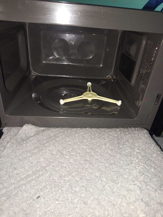 Мікрохвильова піч