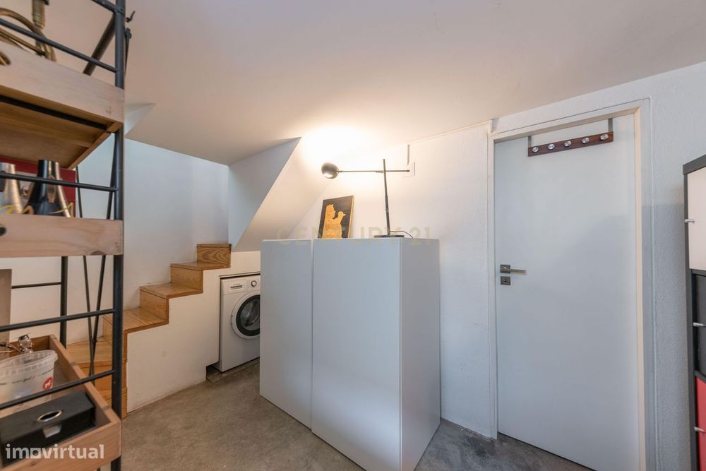 Moradia T2 Renovada com Jardim, Cave e Terraço | Viva o melhor de Belé