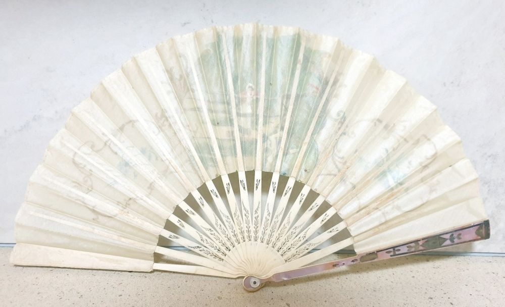Magnífico antigo leque francês do Sec. XIX pintado à mão