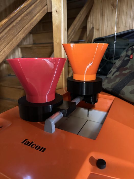 Rozrzutnik do łódki zanętowej