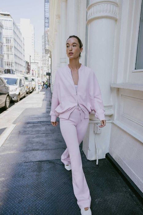 Жіночий рожевий костюм Zara