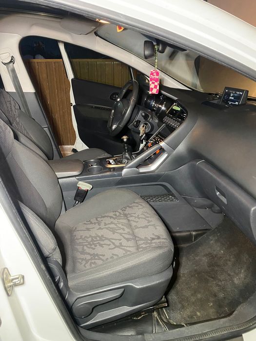 Пежо 3008 2014р 1.6тді 260км