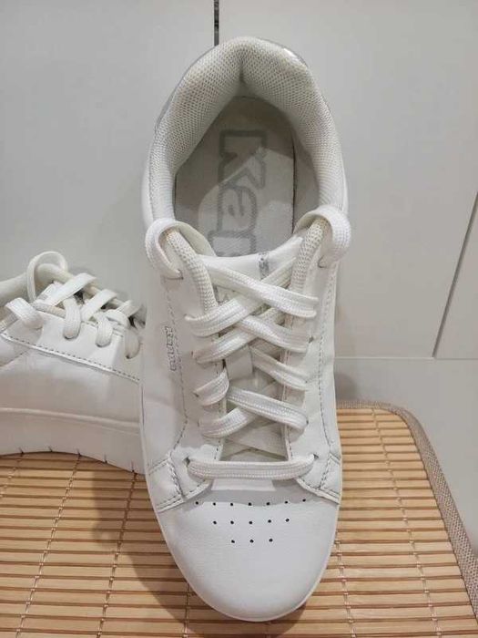 damskie białe sneakersy na platformie marki Kappa roz. 36 wkładka 23,5 cm
