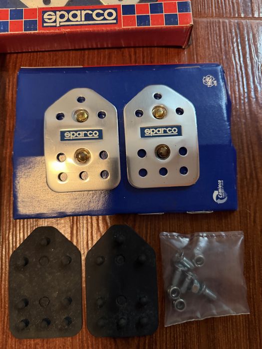 Pedais SPARCO novos !