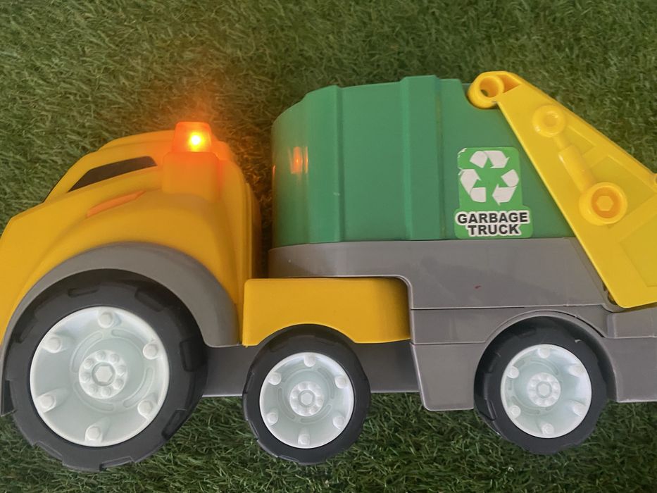 Camiao grande de Reciclagem som e luzes