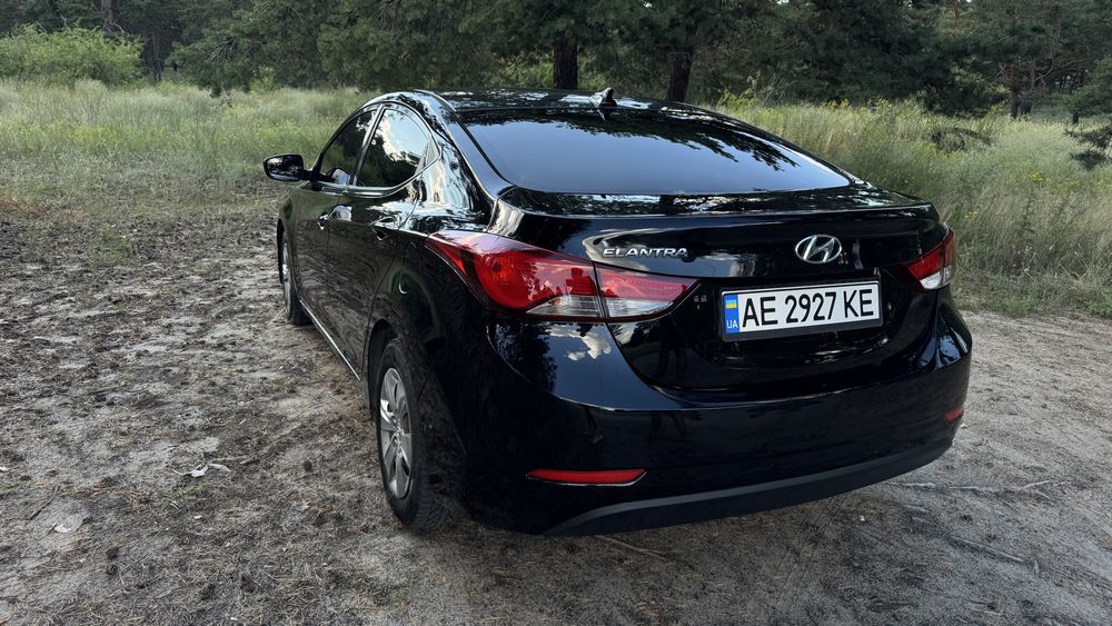Hyundai Elatra 2015