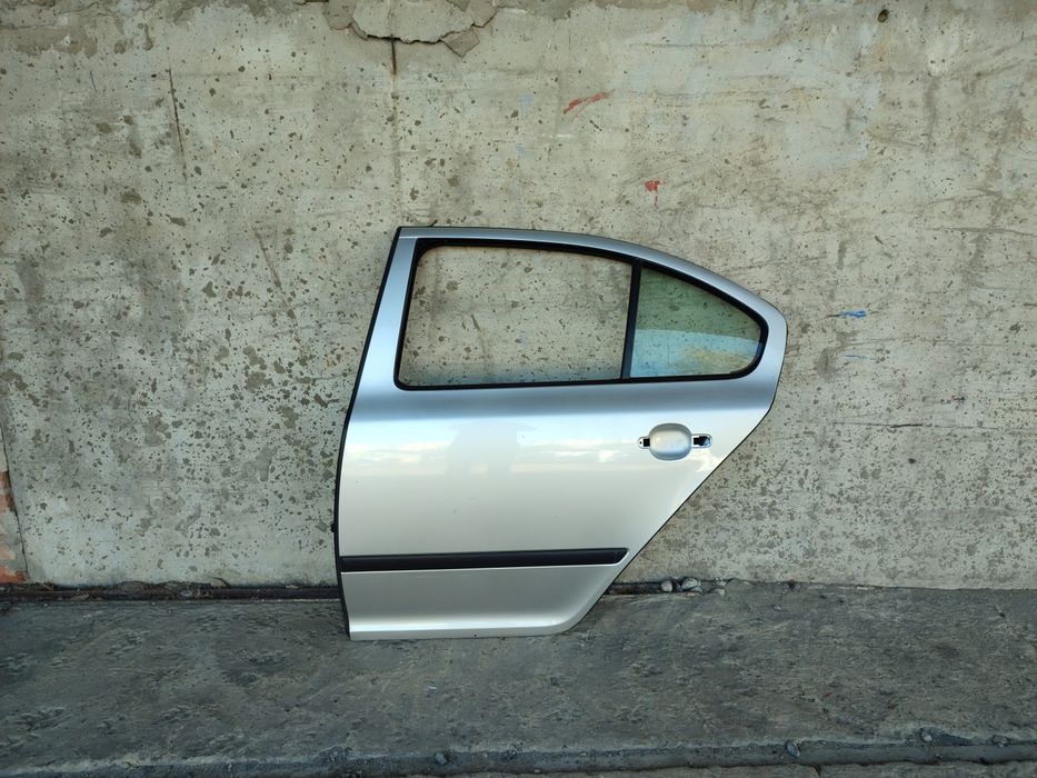 Двері задні ліві Skoda Octavia A5 ліфтбек двері Шкода Октавія А5 9102