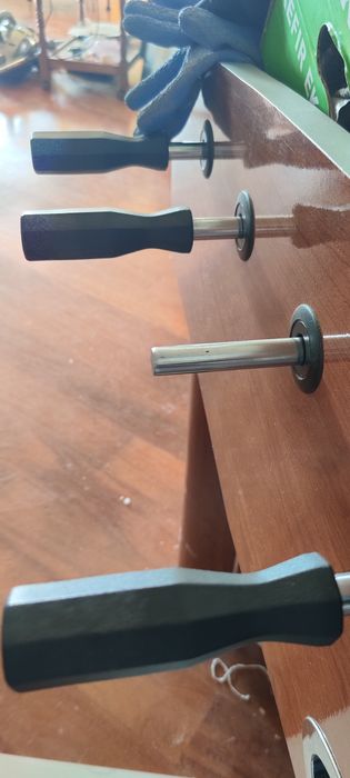 Drewniany stol do piłkarzyków piłkarzyki