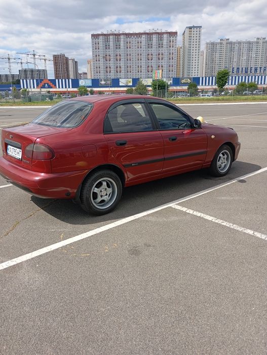 Део Ланос 2004 року