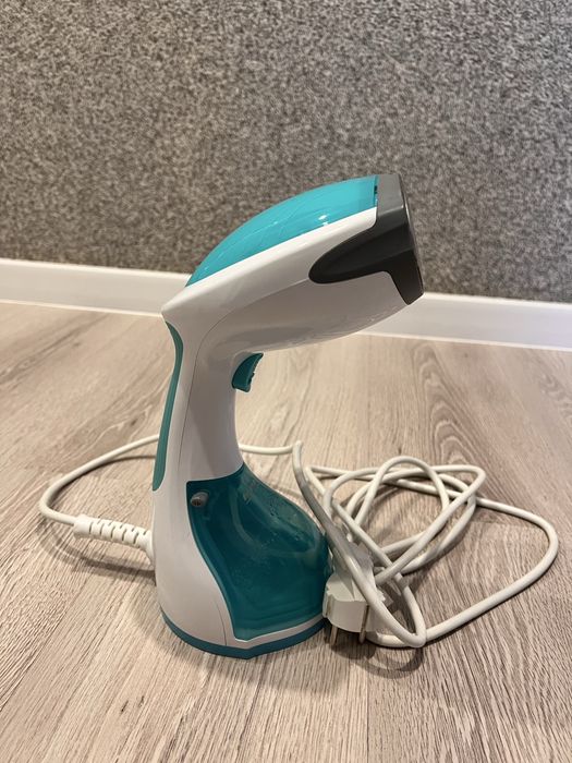 Ручний відпарювач  для одягу