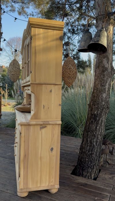 Kredens z drewna sosnowego, stan surowy