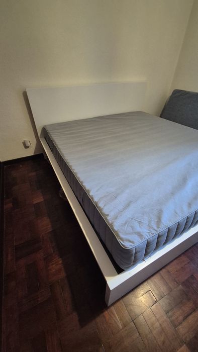 Cama casal grande + colchão