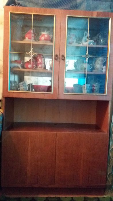 Шафа для посуду, книг