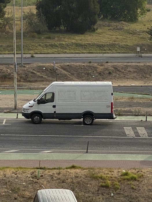Carrinha Iveco Daily para alugar