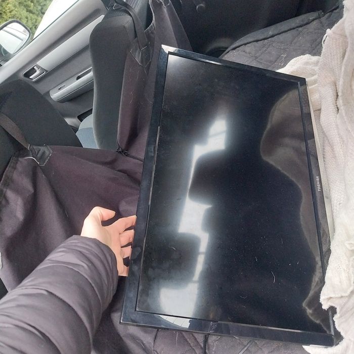 Telewizor mały dzialajacy
